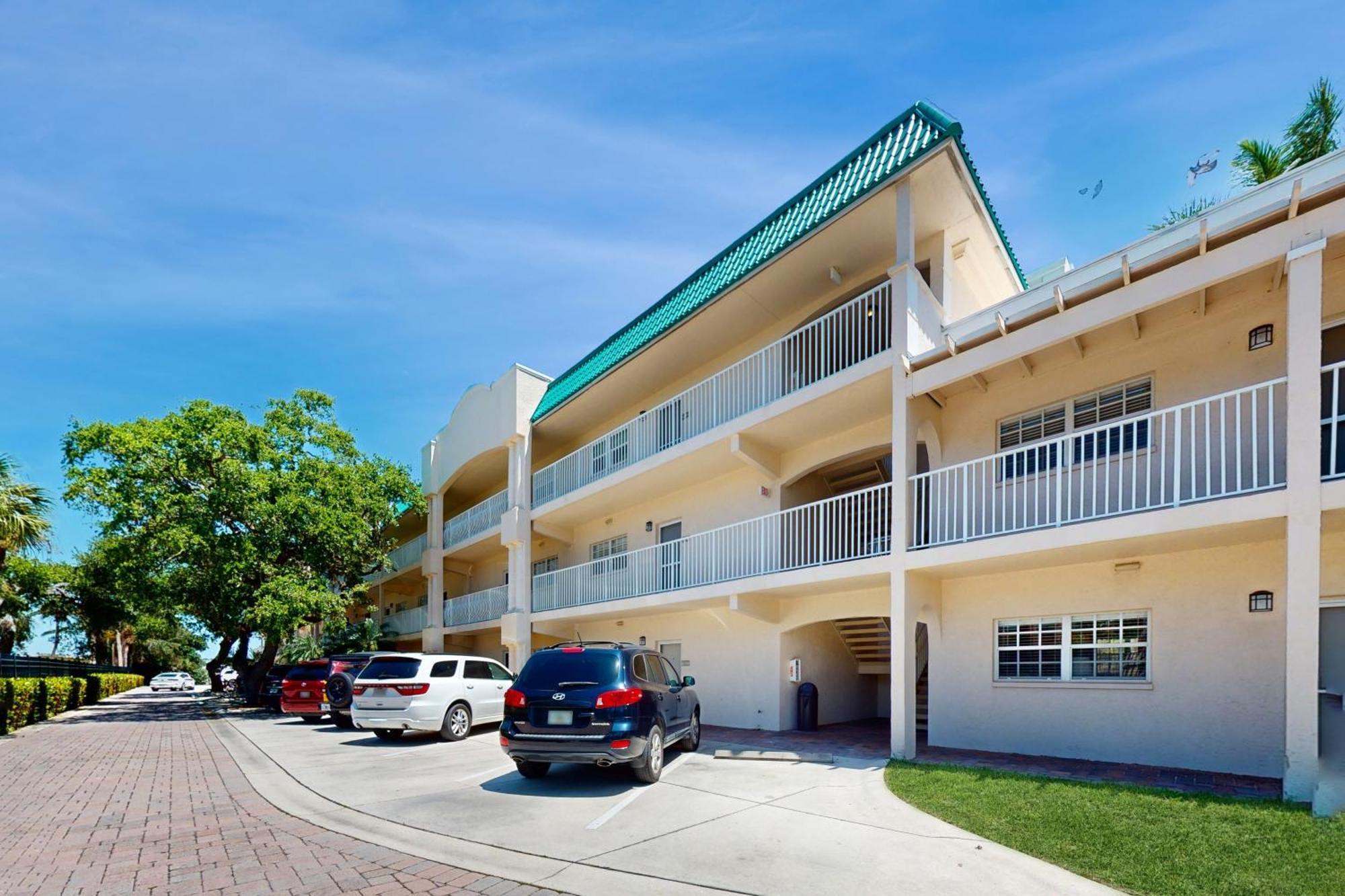 Апартаменты The Palm Bay Club Unit 311 Сиеста-Ки Экстерьер фото